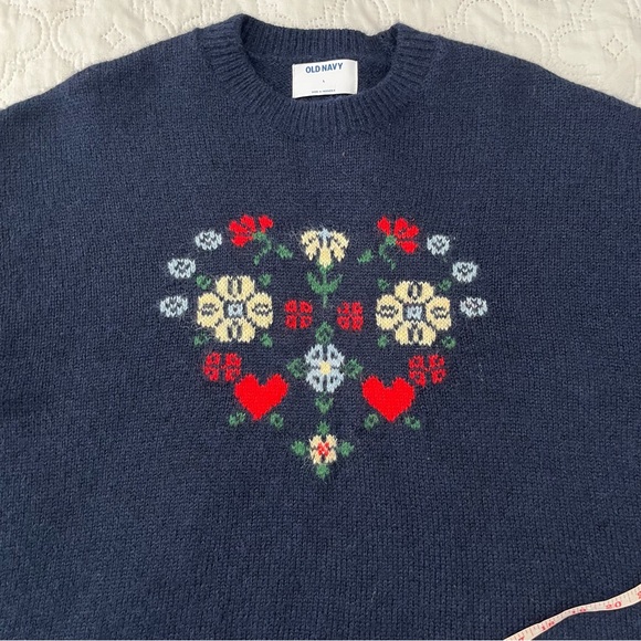 Old Navy Loose Crew-Neck Wool-Blend Heart Graphic Cropped Sweater Size L - Picture 10 of 16